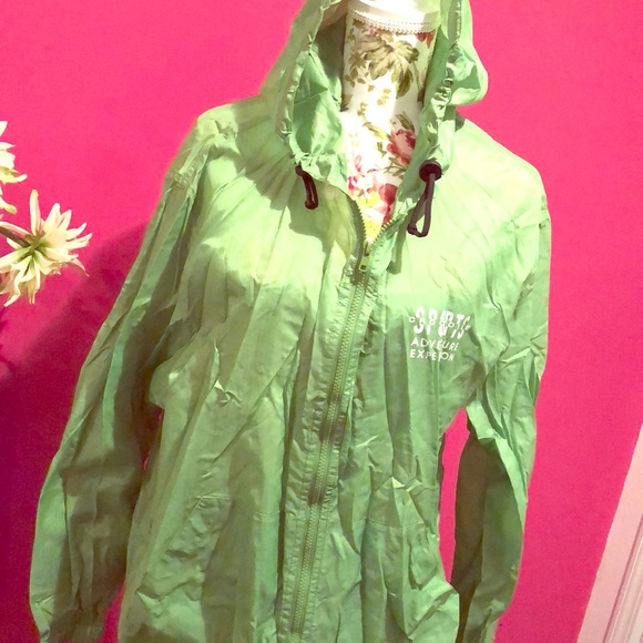 Green light weight wind breaker jacket - Picture 1 of 6